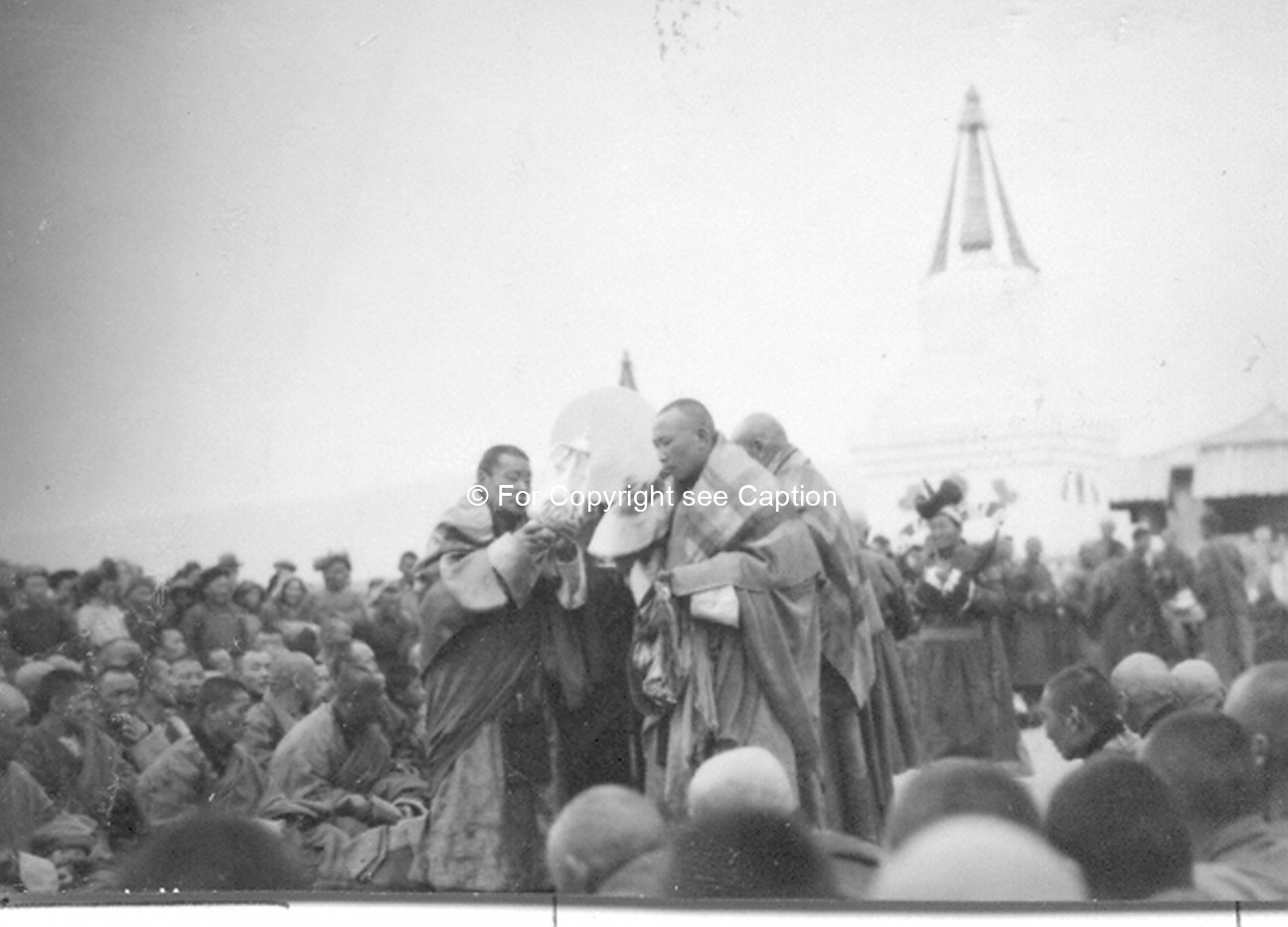 Ablution (Tüi) at the Maitreya procession. Film Archives K-24803